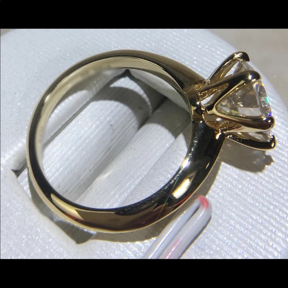 18K gold plated round solitaire diamond ring - Picture 7 of 11